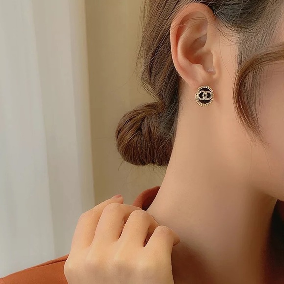 Double Circle Earring - Picture 5 of 5